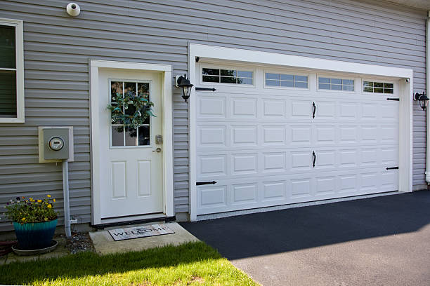 24/7 Emergency Garage Door Panel Replacement experts in Glasgow, VA